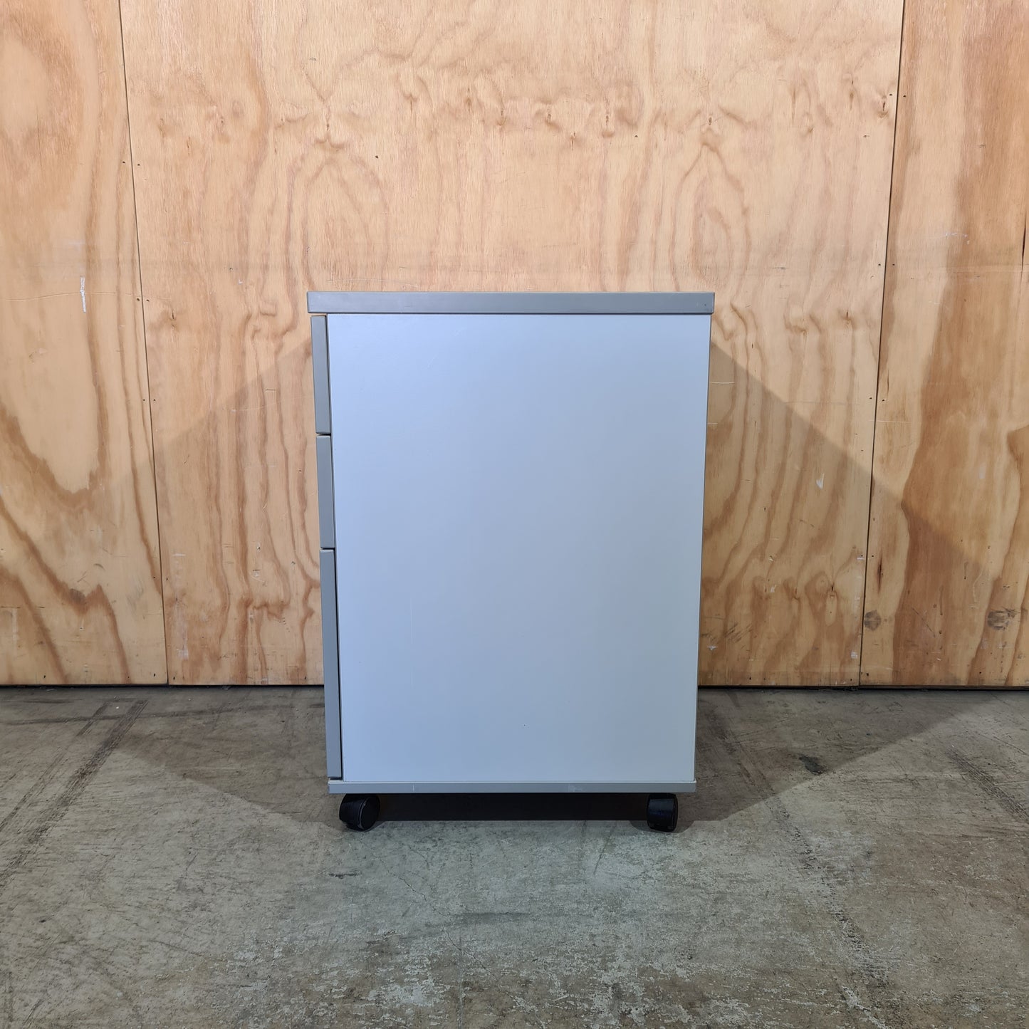 Grey Pedestal with Silver Handles
