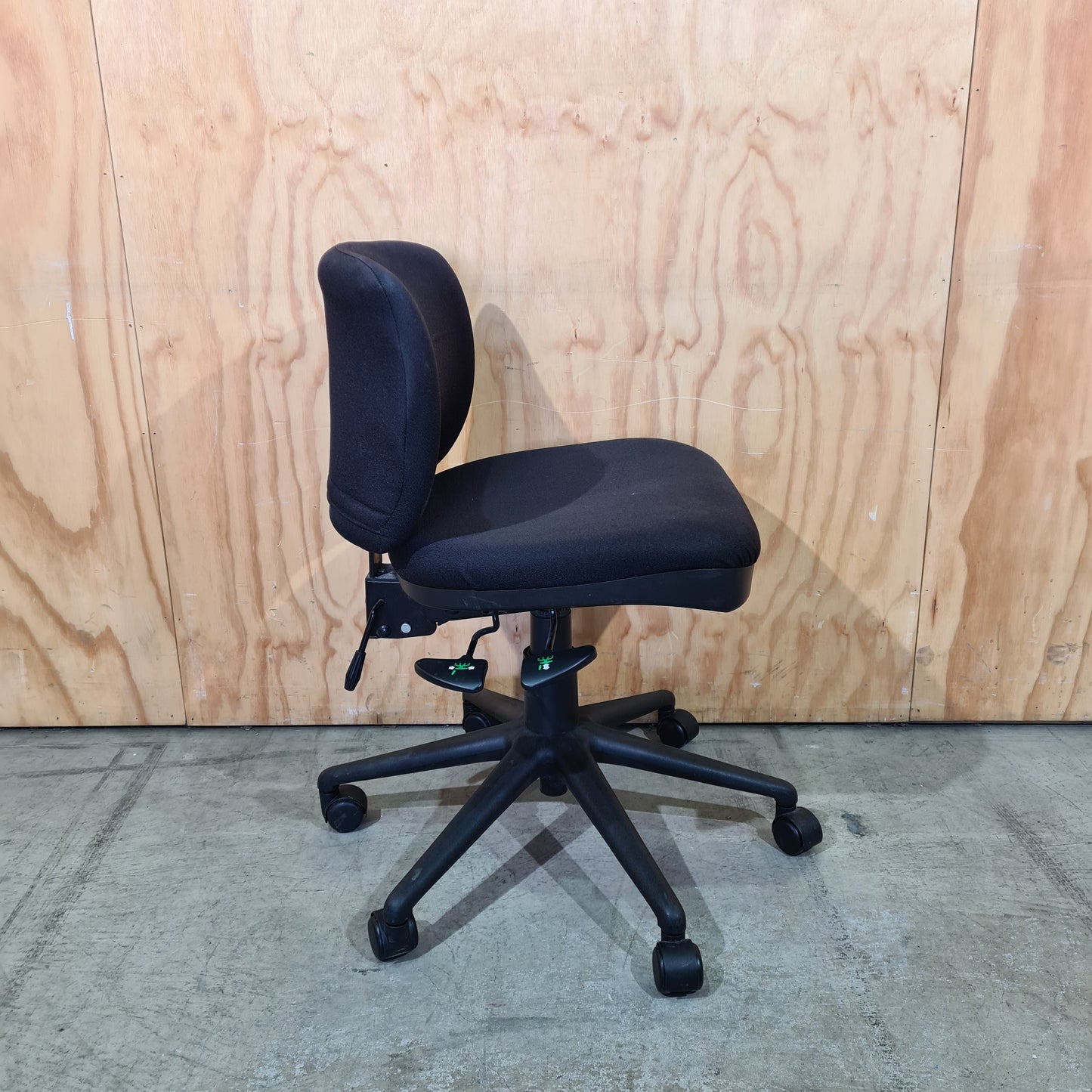 Therapod Lowback Task Chair