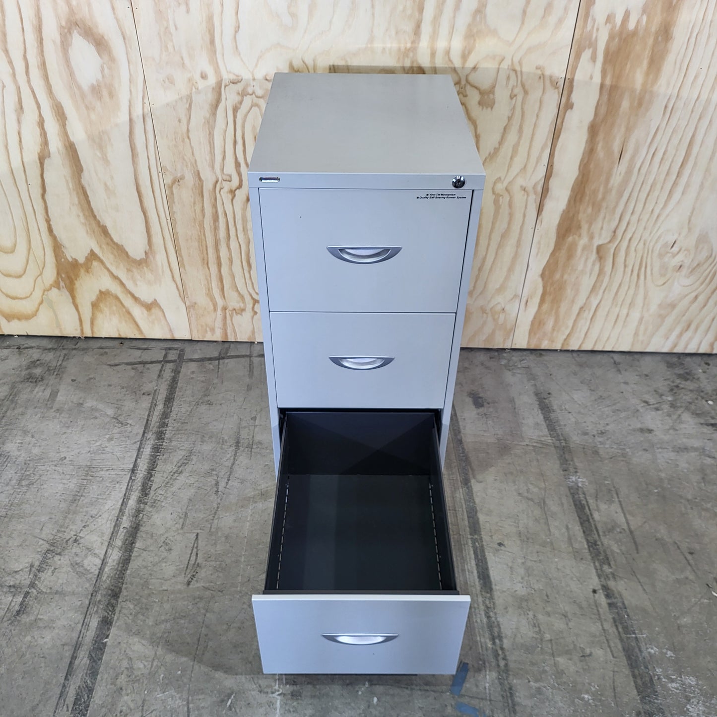 Endurance 4 Drawer Filing Cabinet in Grey
