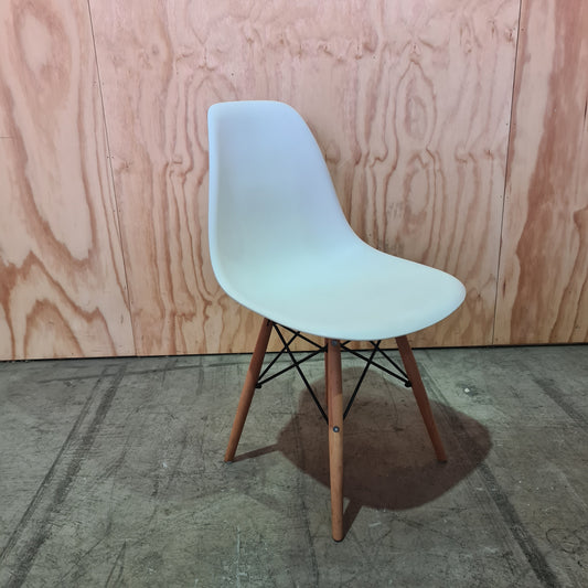 Vitra Eames Replica Side Chair DSR White