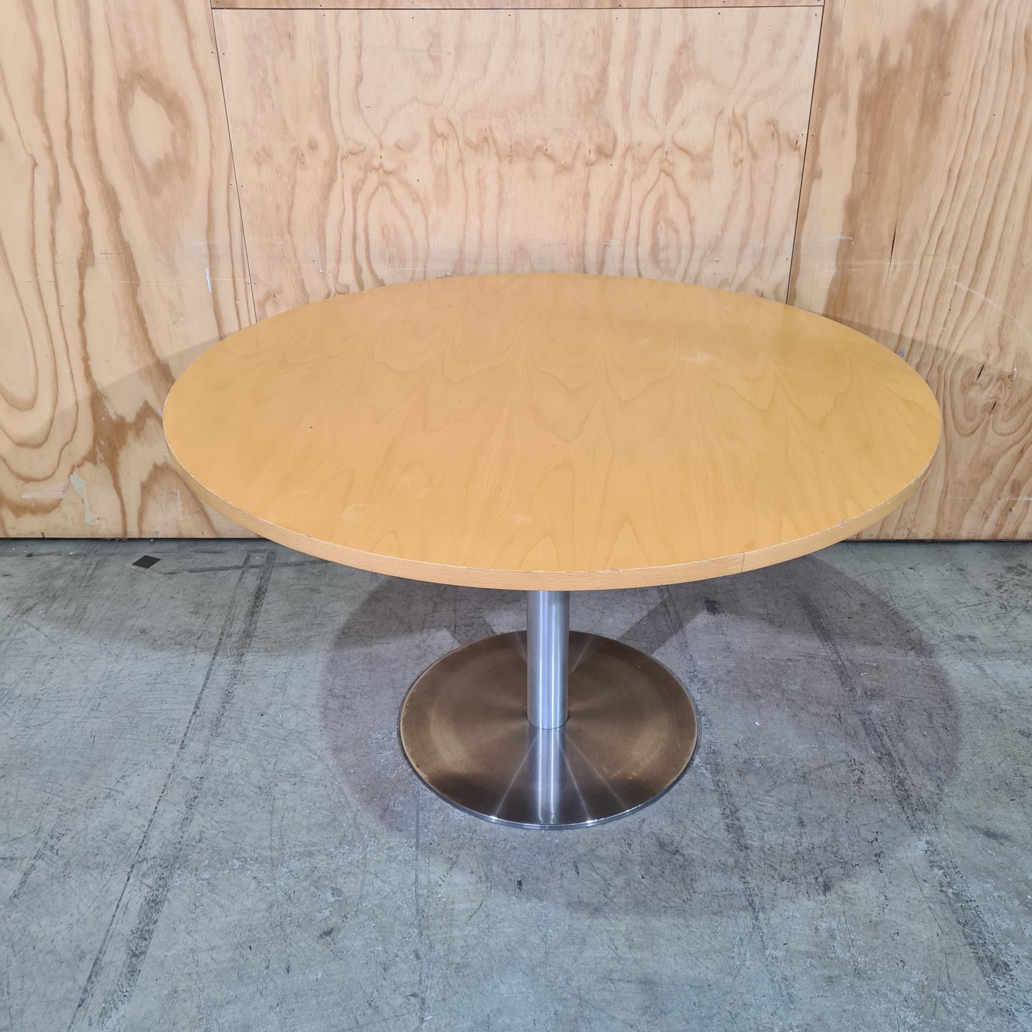 Round Timber Veneer Meeting Table