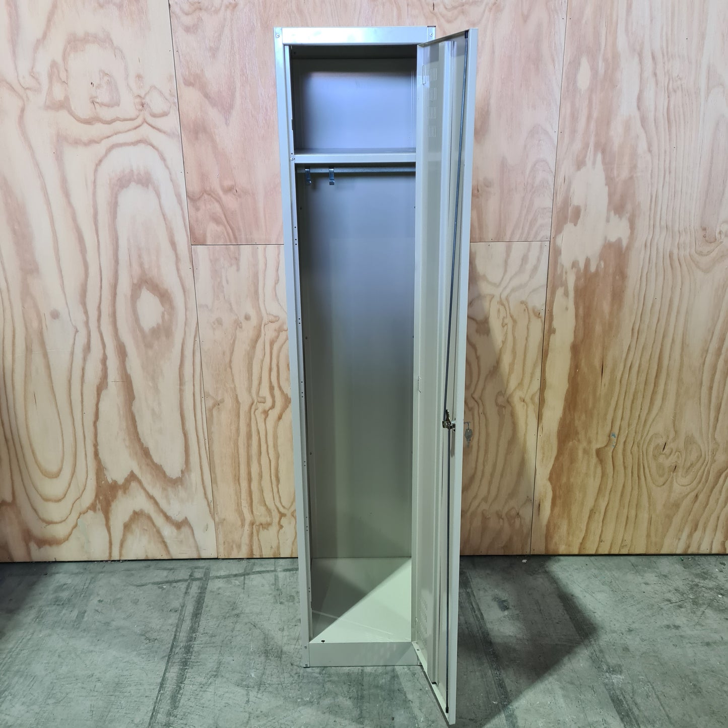 Brownbuilt One door locker with keys