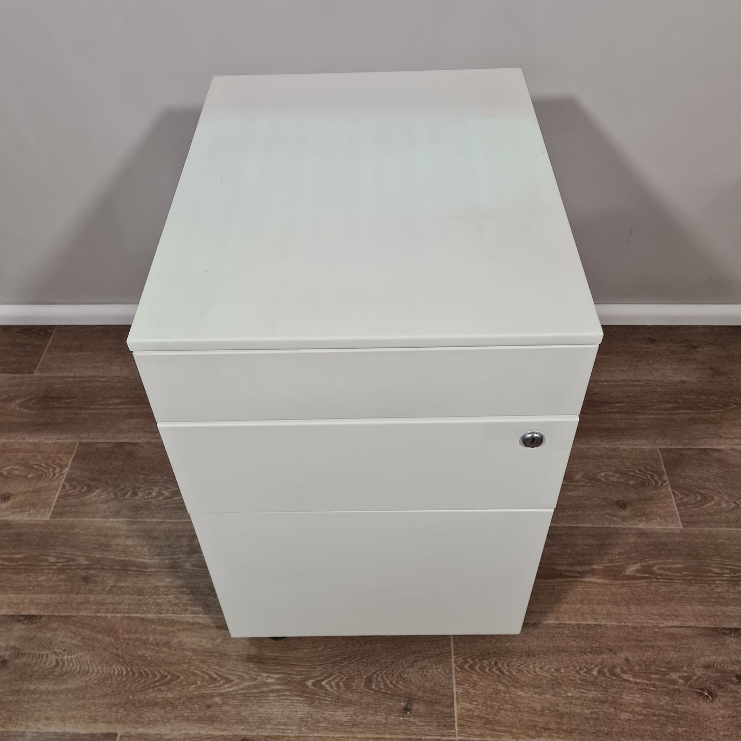 White 3 drawer pedestal