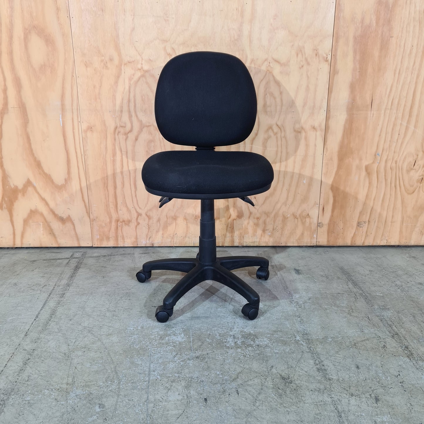 Furnx Low Back Task Chair