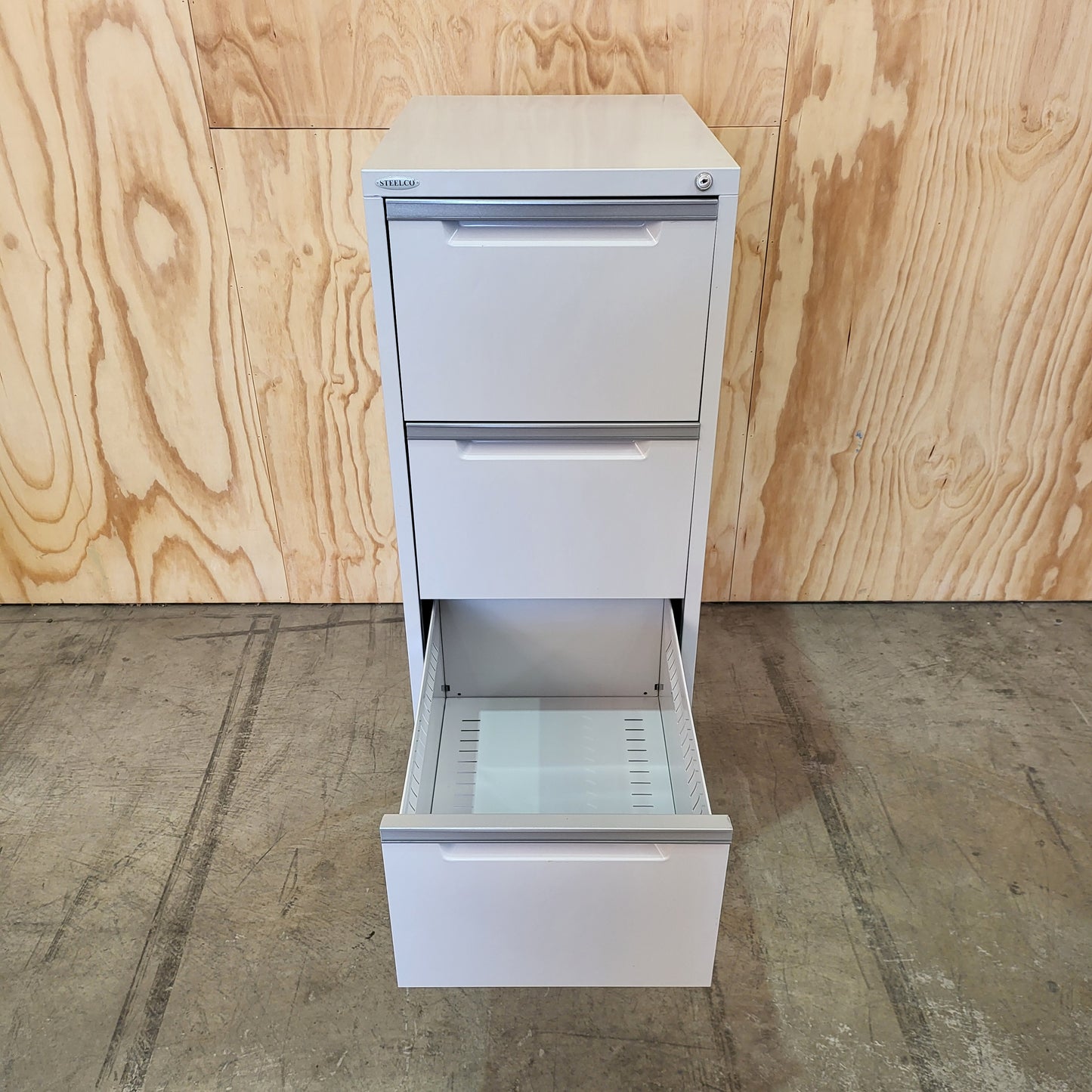 Steelco 4 Drawer Filing Cabinet in Light Grey