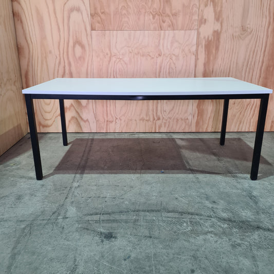 1500mm white top desk with black frame