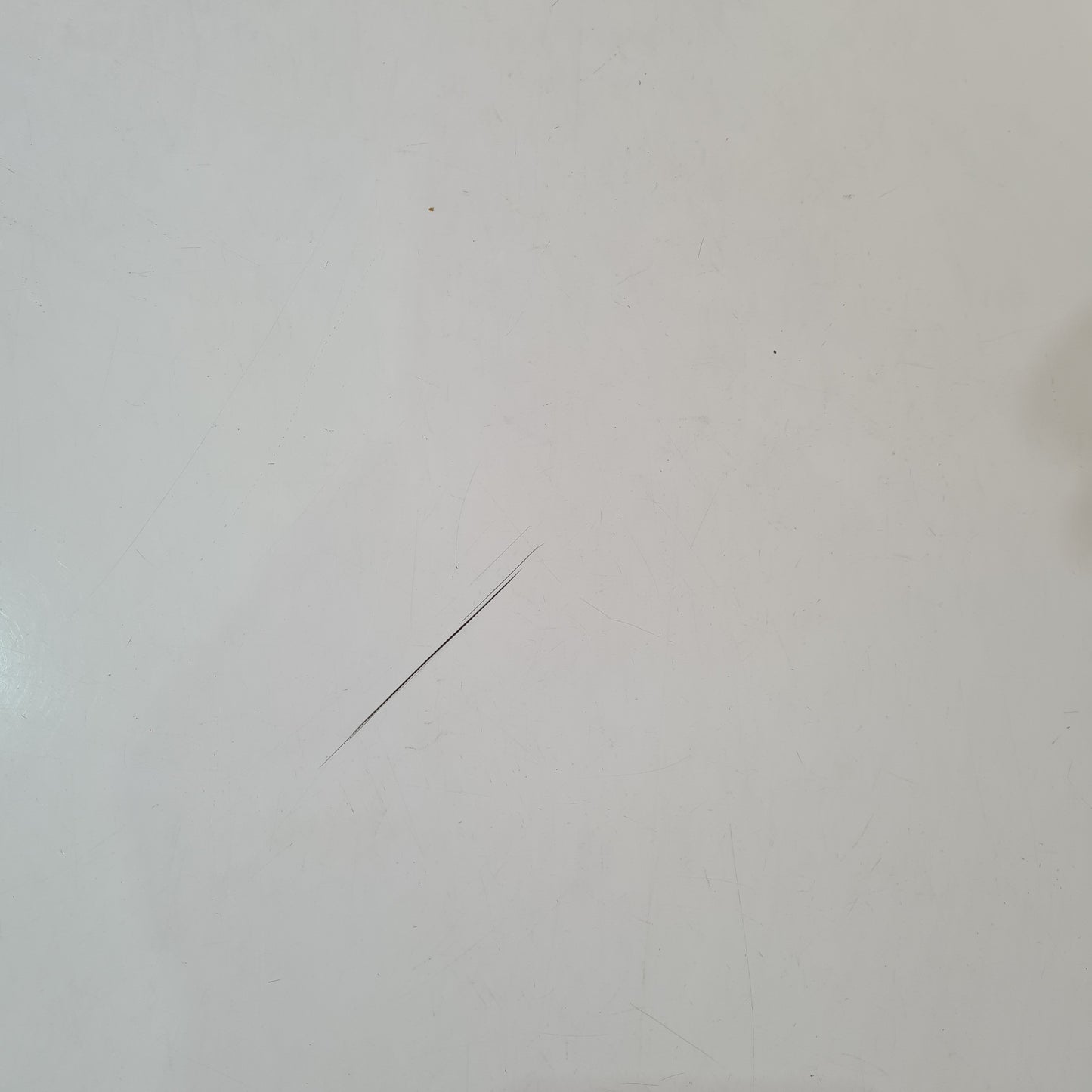 Replica Eames DSW Eiffel Round Dining Table