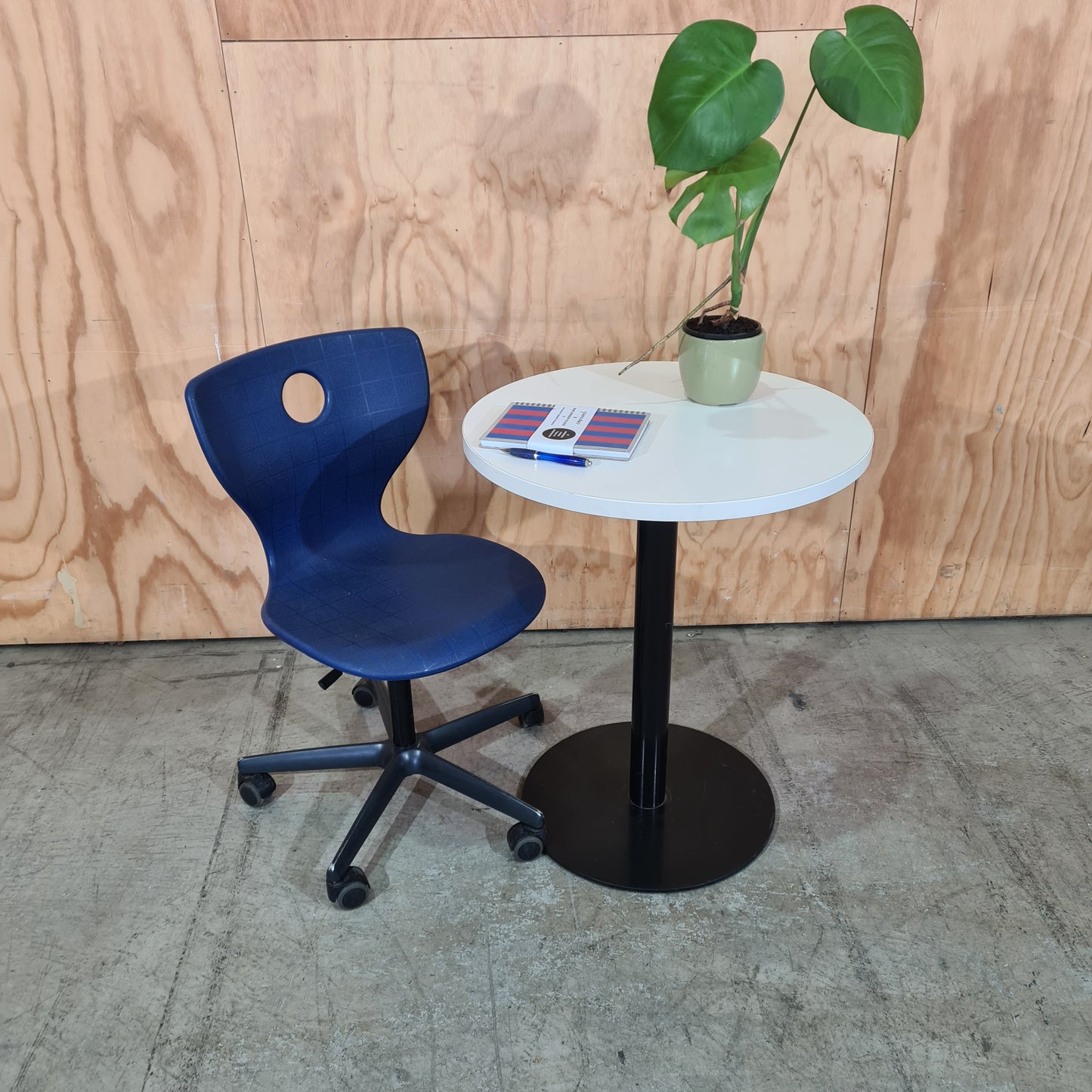 Verner Panton PantoMove-LuPo Swivel Chair in Blue