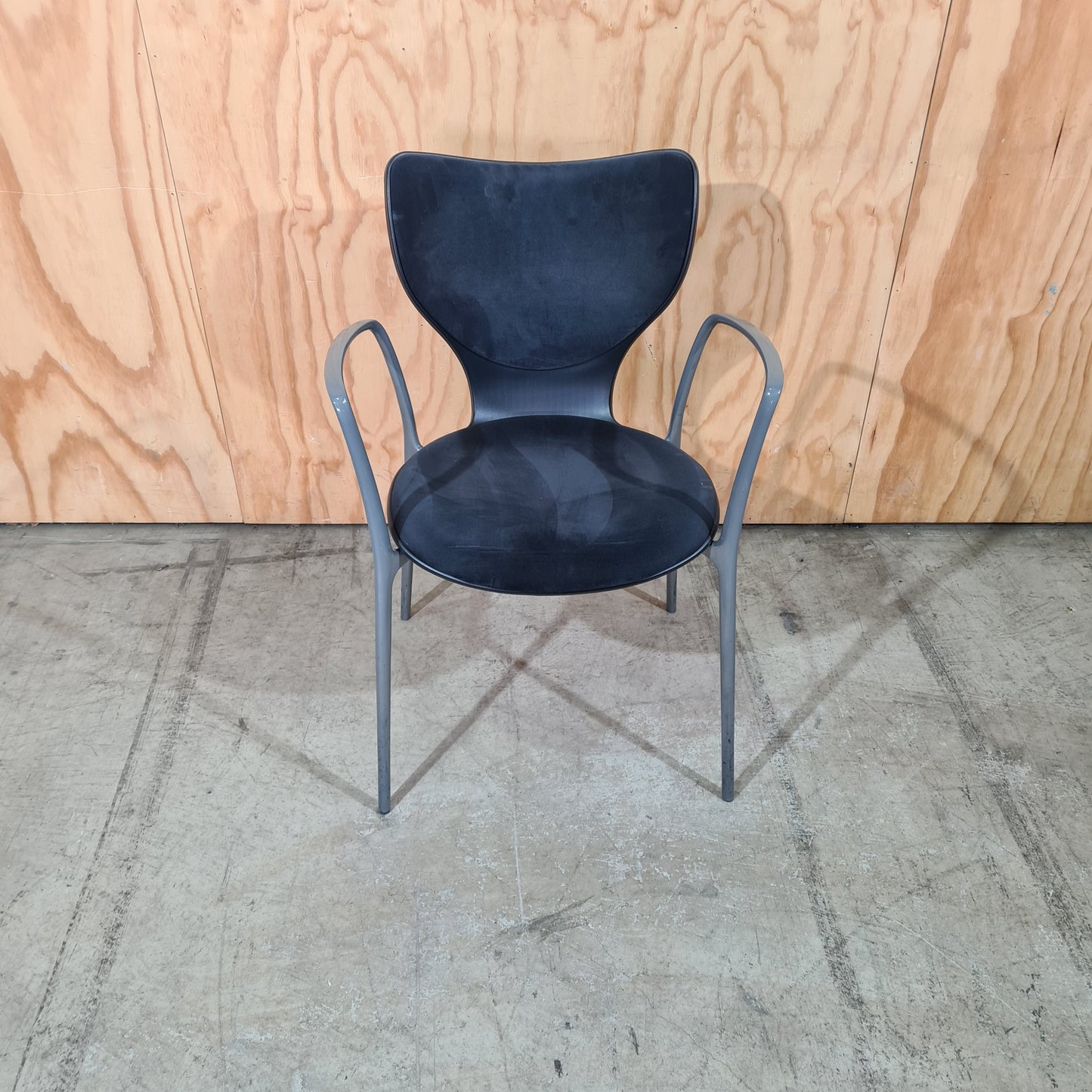 Gorka Armchair by Akaba