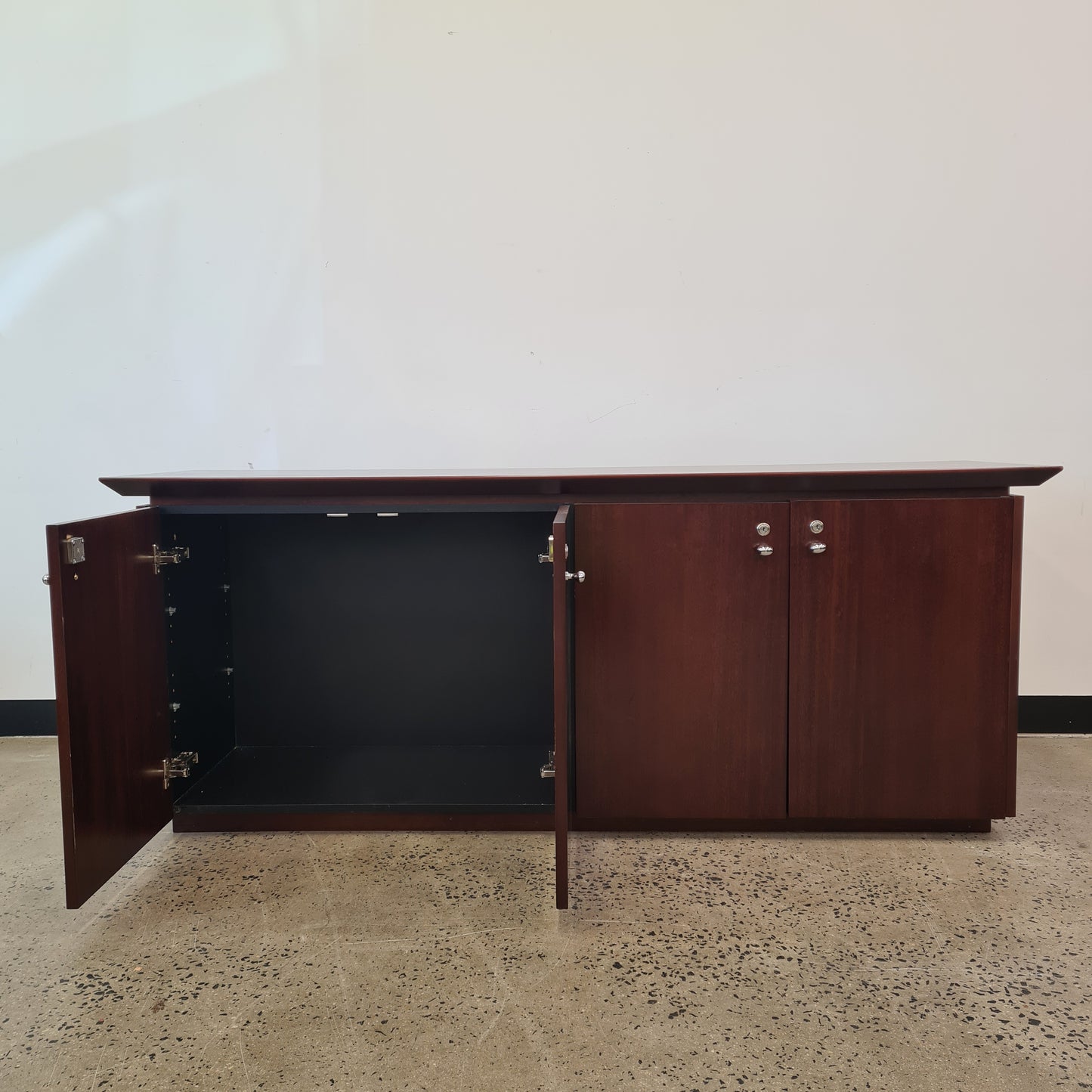 Wooden 4 Door Buffet Entertainment Unit in Mahogany Stain