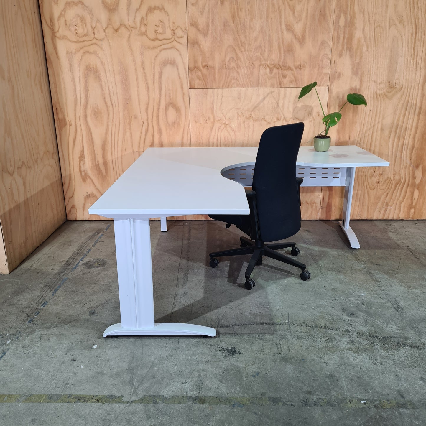 Rapid Span Corner Workstation
