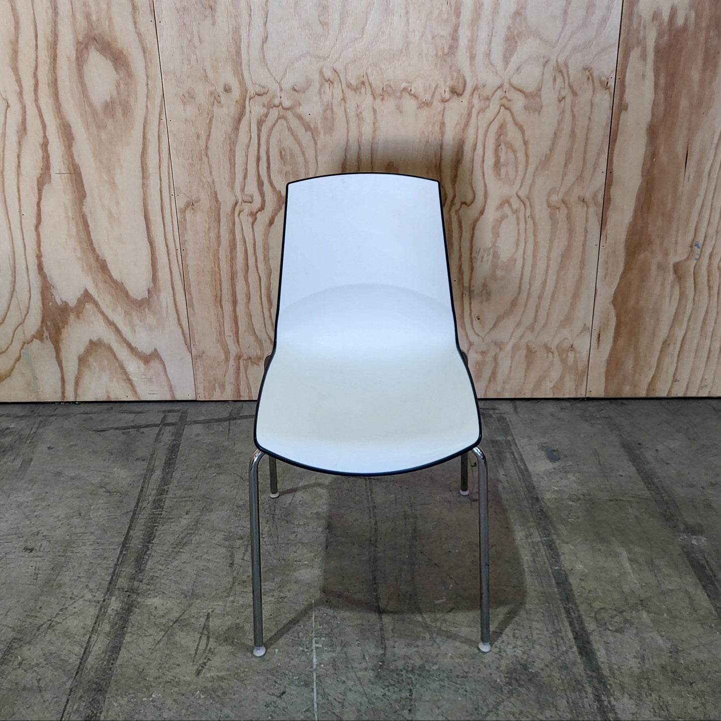 Schiavello Chair White/Black