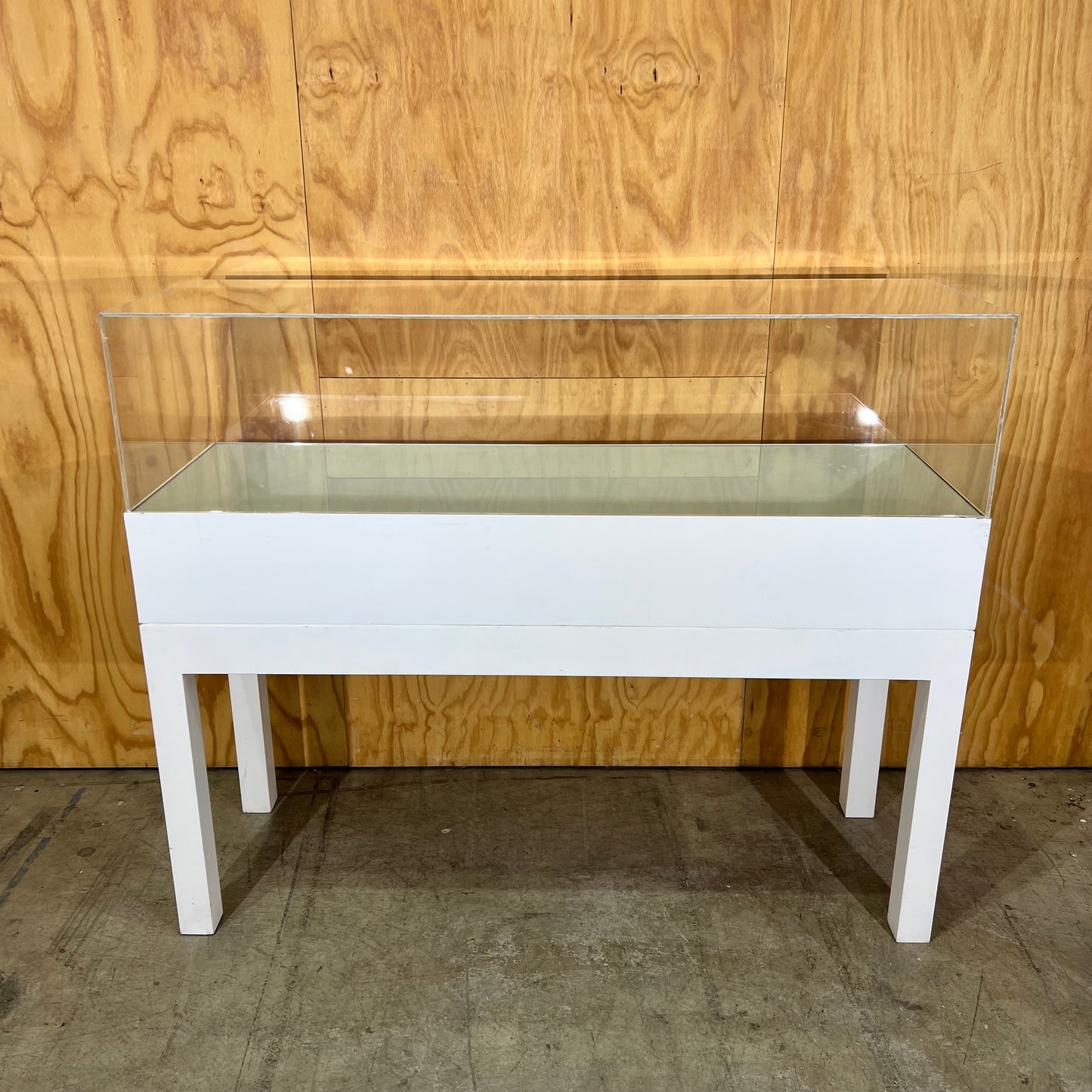 White Display Cabinet with Perspex Case and Two Shelf Options