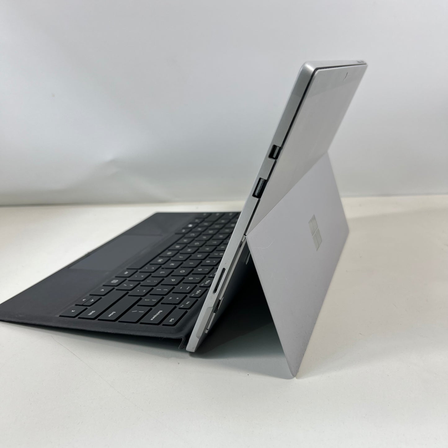 Microsoft Surface Pro 4 Bundle with Keyboard, Laptop Bag and Shell Case