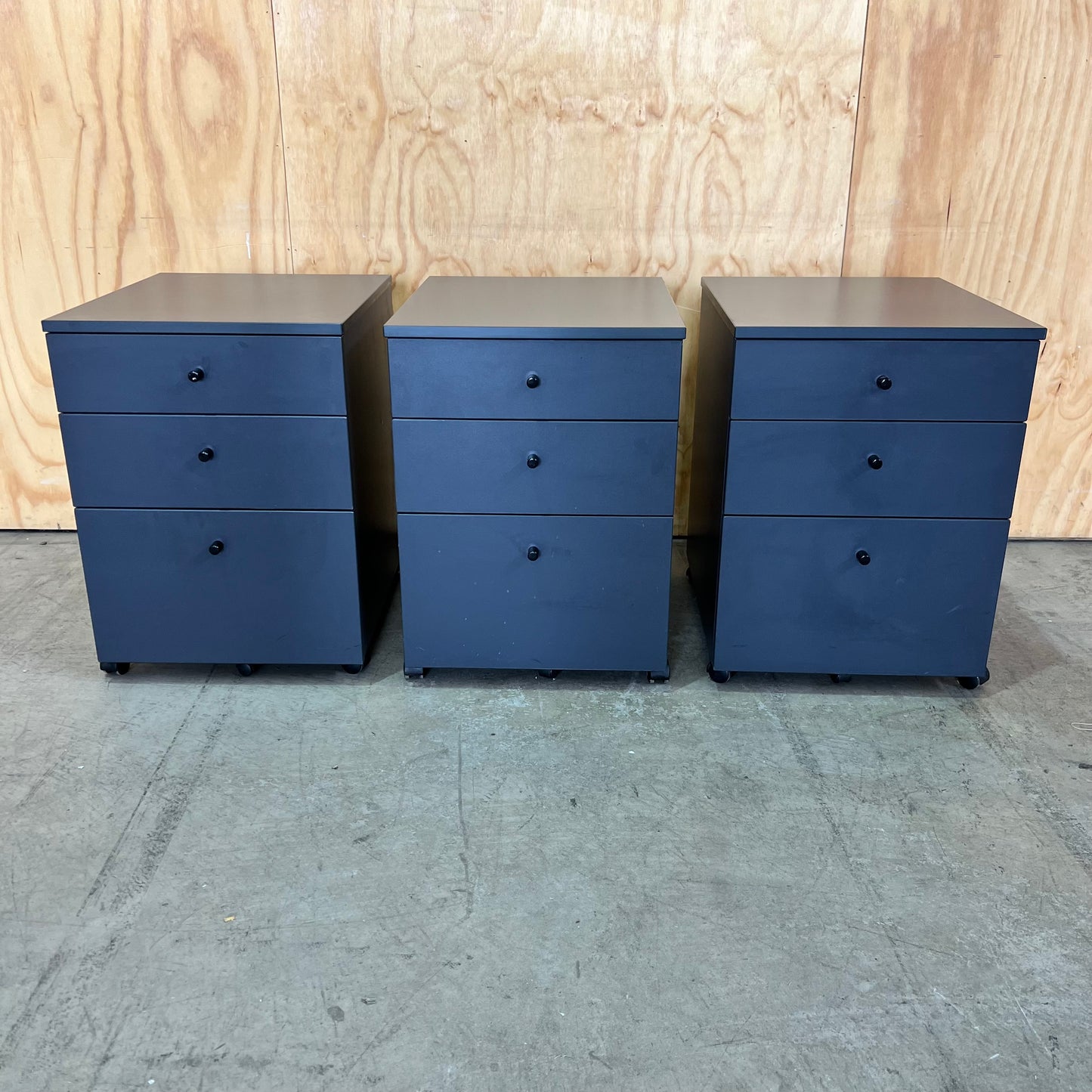 Charcoal Pedestal with Black Knobs