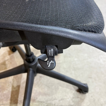 Ergonomic Mesh Task Chair with Headrest