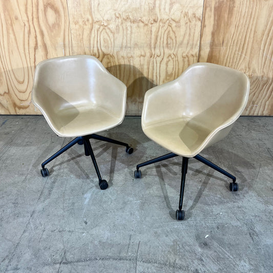 BULK BUY: Vinyl Tub Chair by Donati with Black Legs (B Grade)
