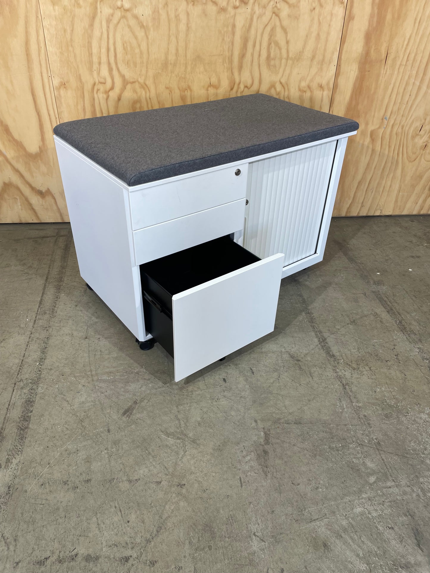 Schiavello Cache Tambour Caddy with Grey Cushioned Top - 1st drawer lock