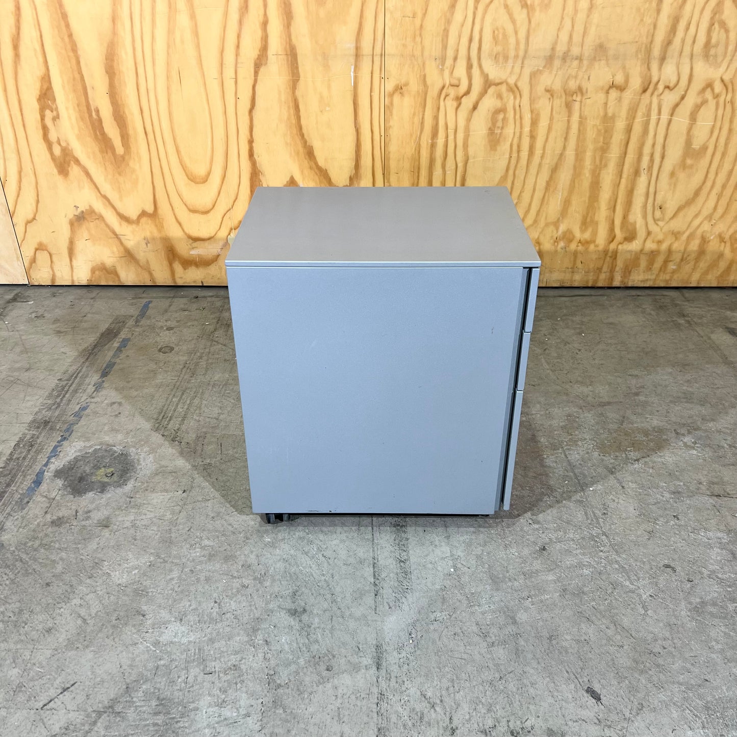 Silver 3-Drawer Pedestal