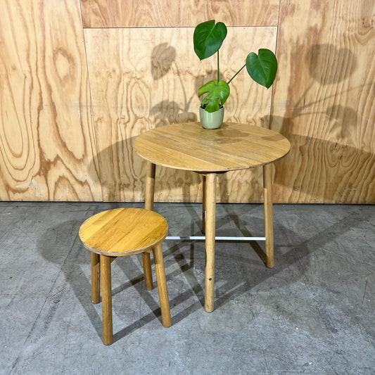 Round Timber Table with White Cross Base (Pine Finish)