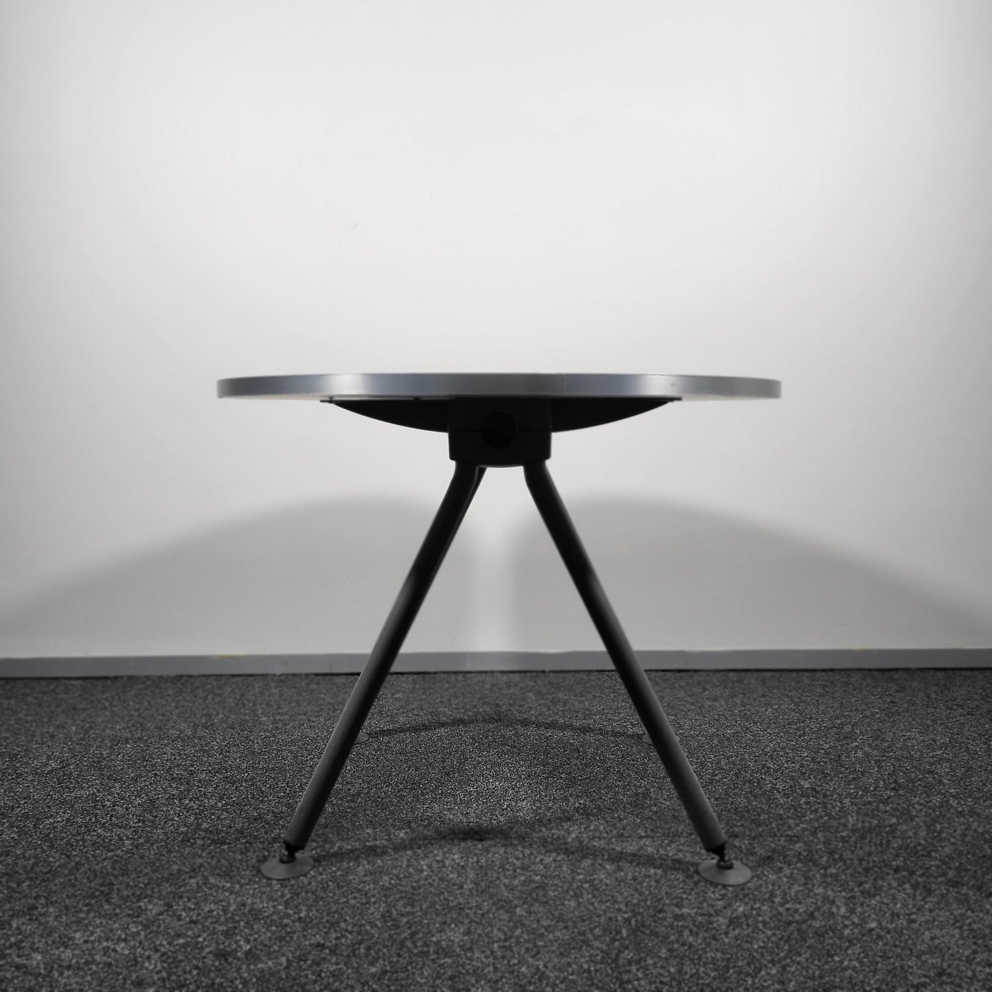 BULK BUY: Pyramid Round Table White with Grey Swivel Legs