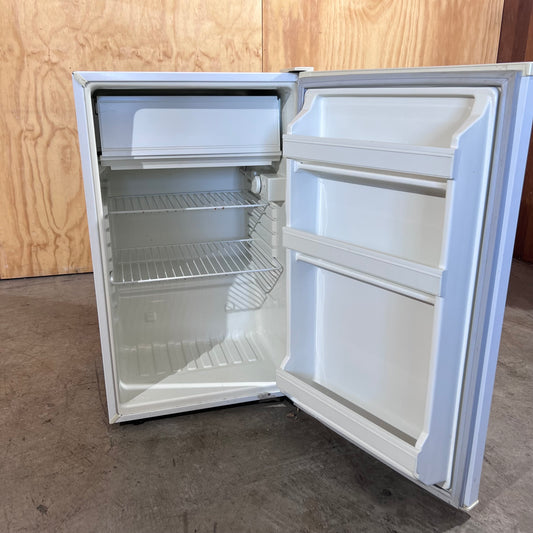 Westinghouse 140 Litre Bar Fridge and Freezer RA140M-R