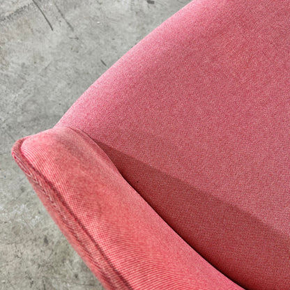 Vitra Softshell Chair with five-star base in Pale Rose & Coral - B Grade