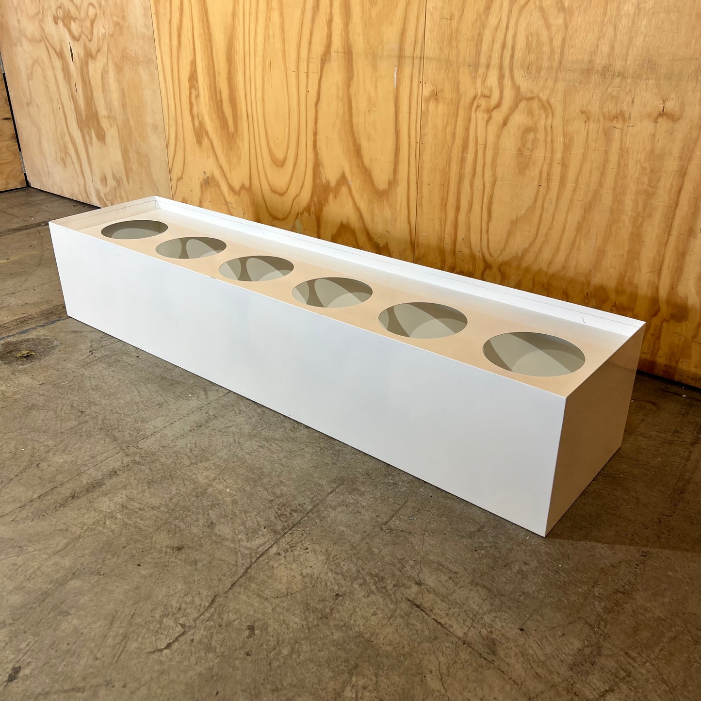 Deluxe White Metal Planter Box