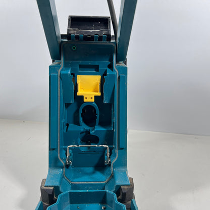 Makita DMR102 AM/FM Jobsite Radio