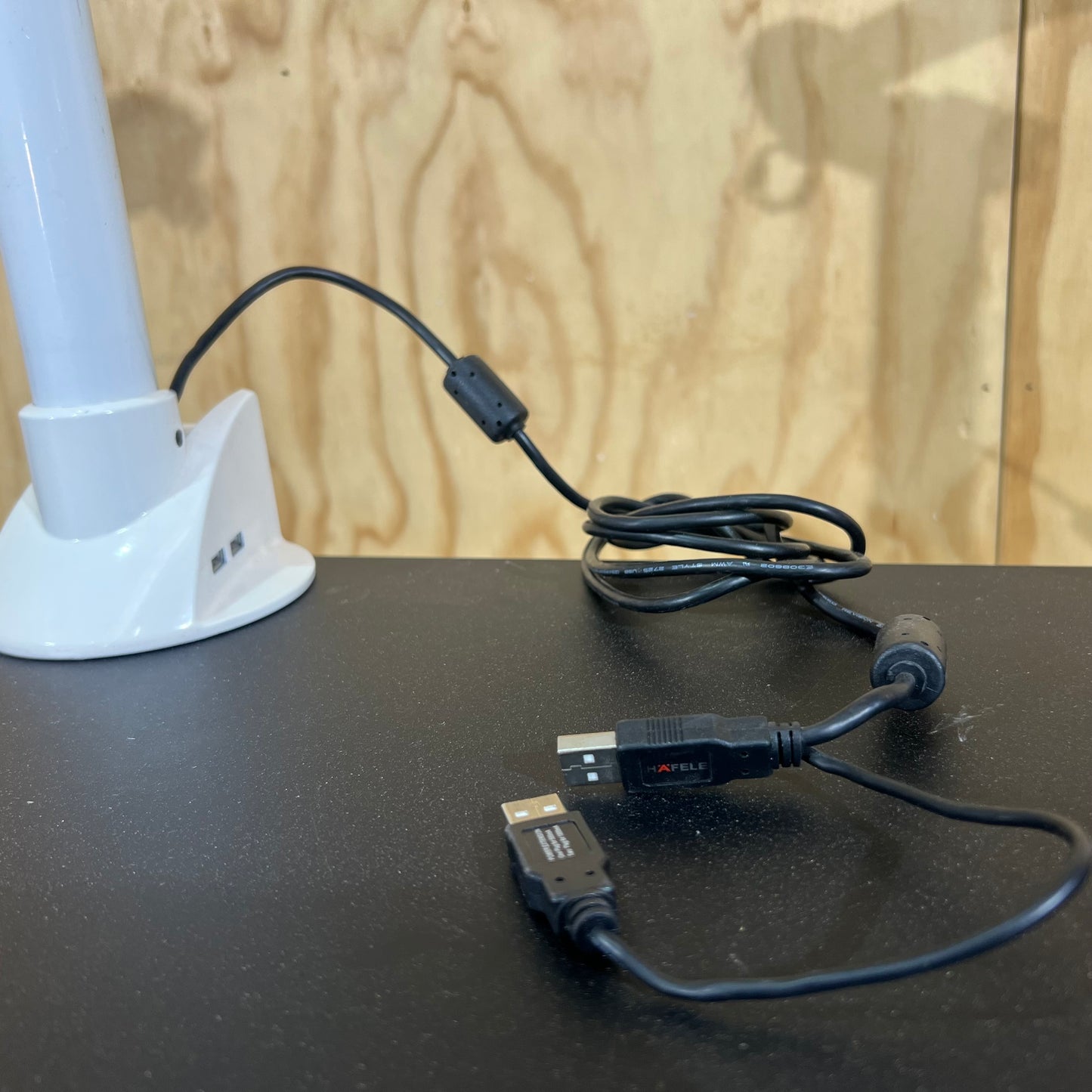 Halefe White Monitor Arm with USB Ports