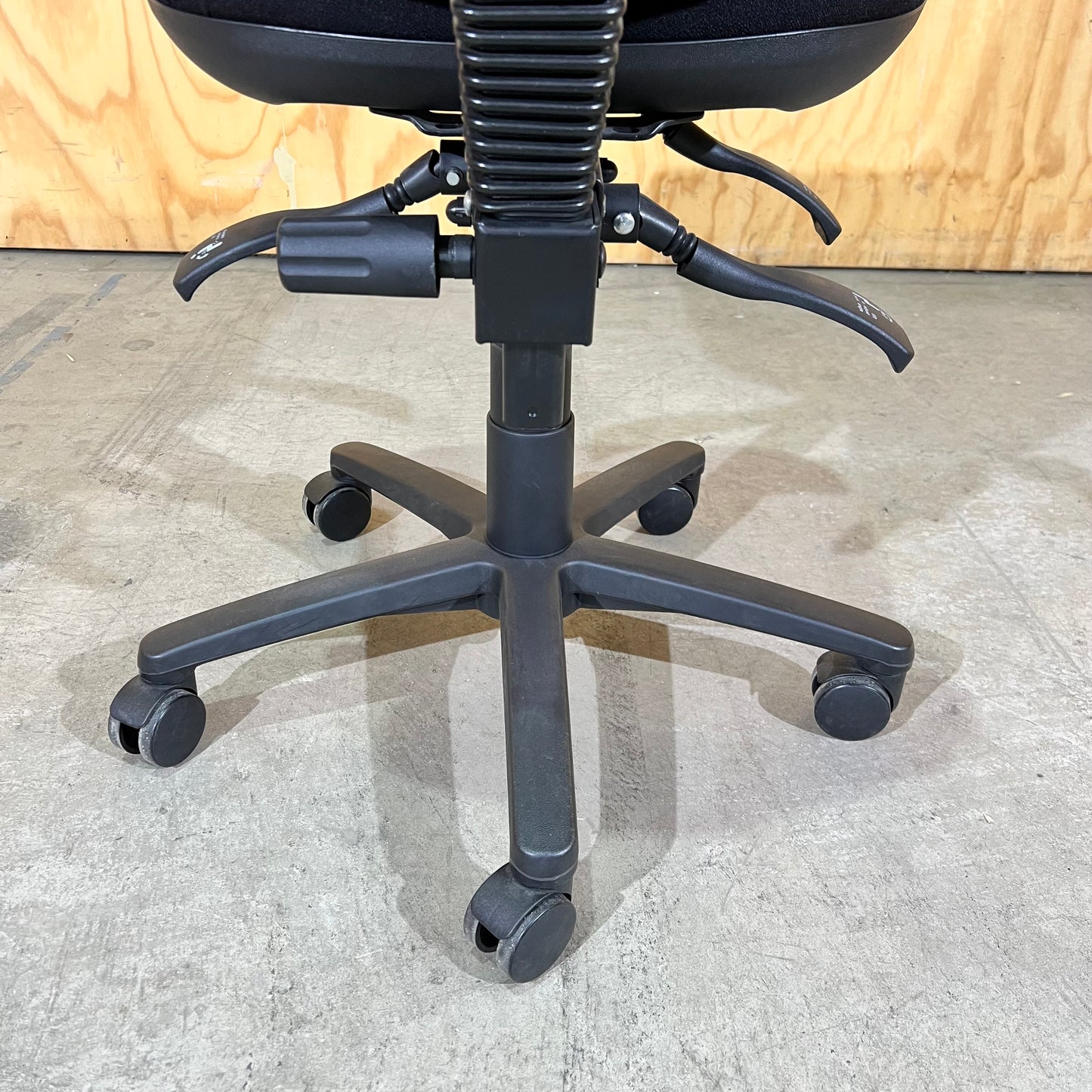 Black fabric task chair