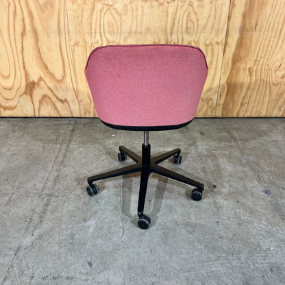 Vitra Softshell Chair with five-star base in Pale Rose & Coral - B Grade