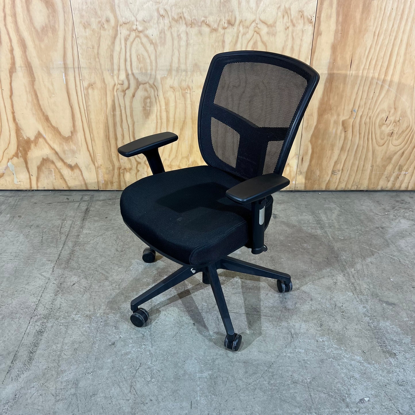 Premium Mesh Task Chair