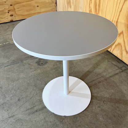 Estilo Grey and White Round Table