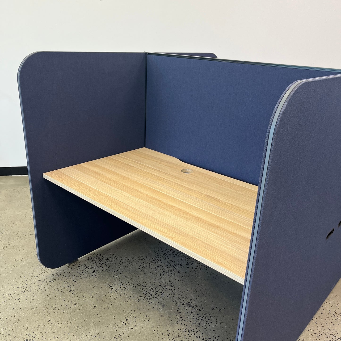 Zenith PRECINCT POD double sided in Blue with Wooden Laminate Desktop