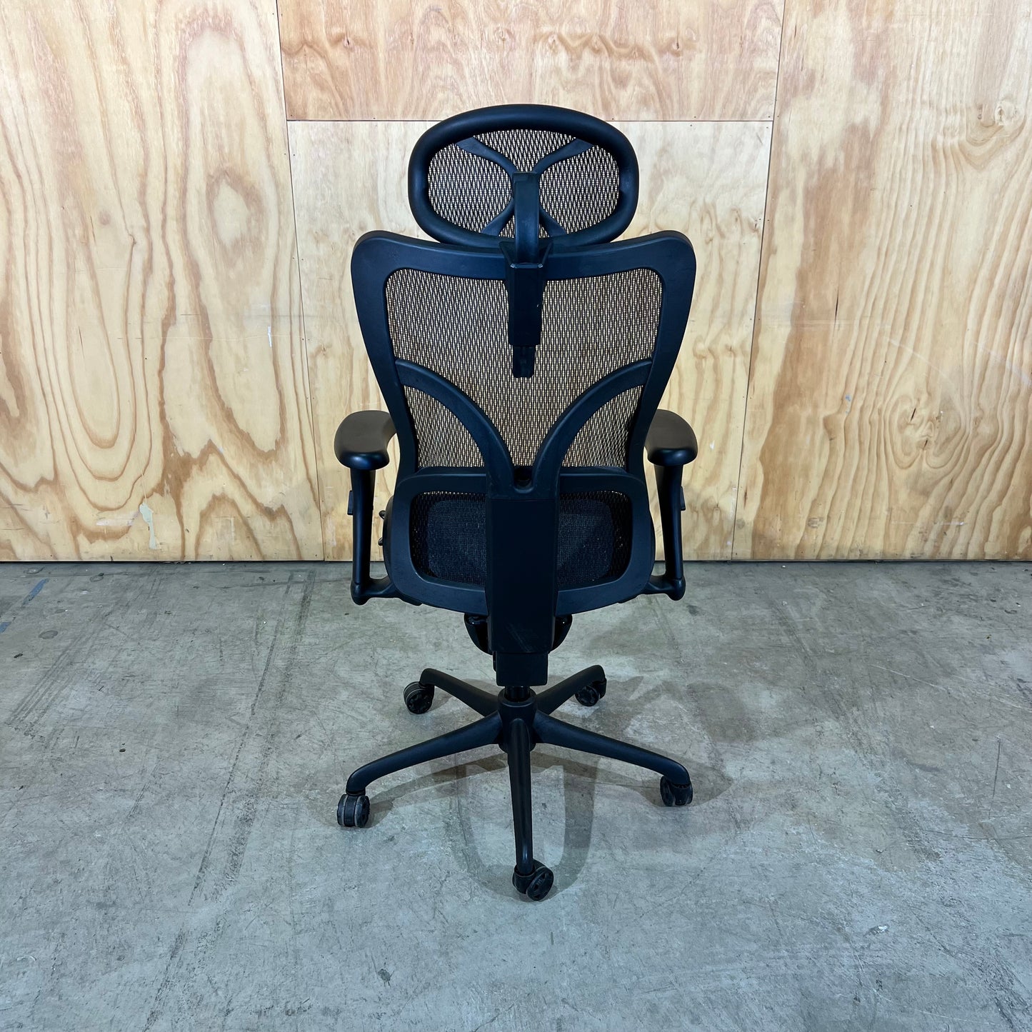 Ergonomic Mesh Task Chair with Headrest