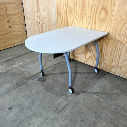 D-End Mobile Table/Desk