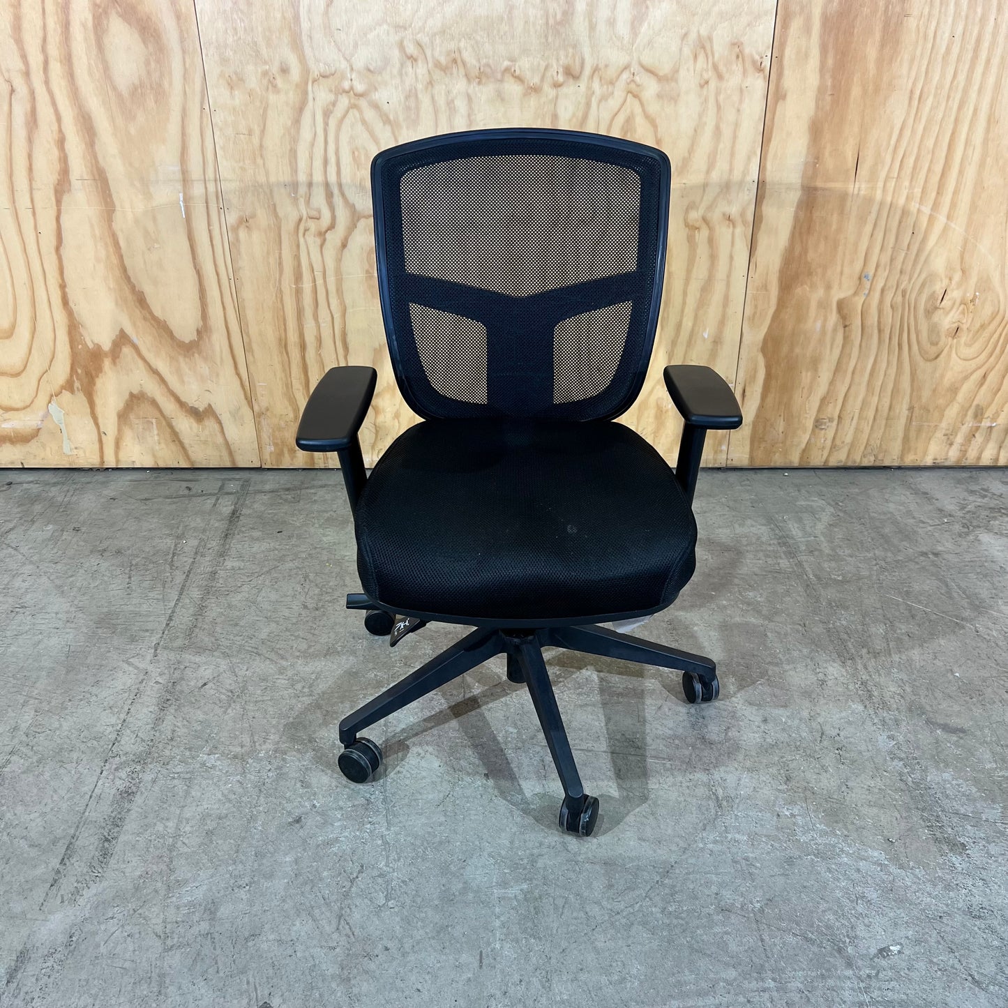 Premium Mesh Task Chair