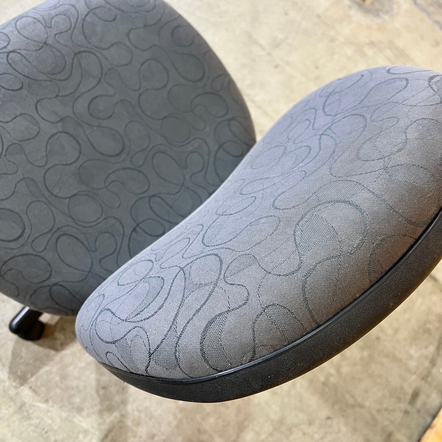 Grey Patterned Task Chair