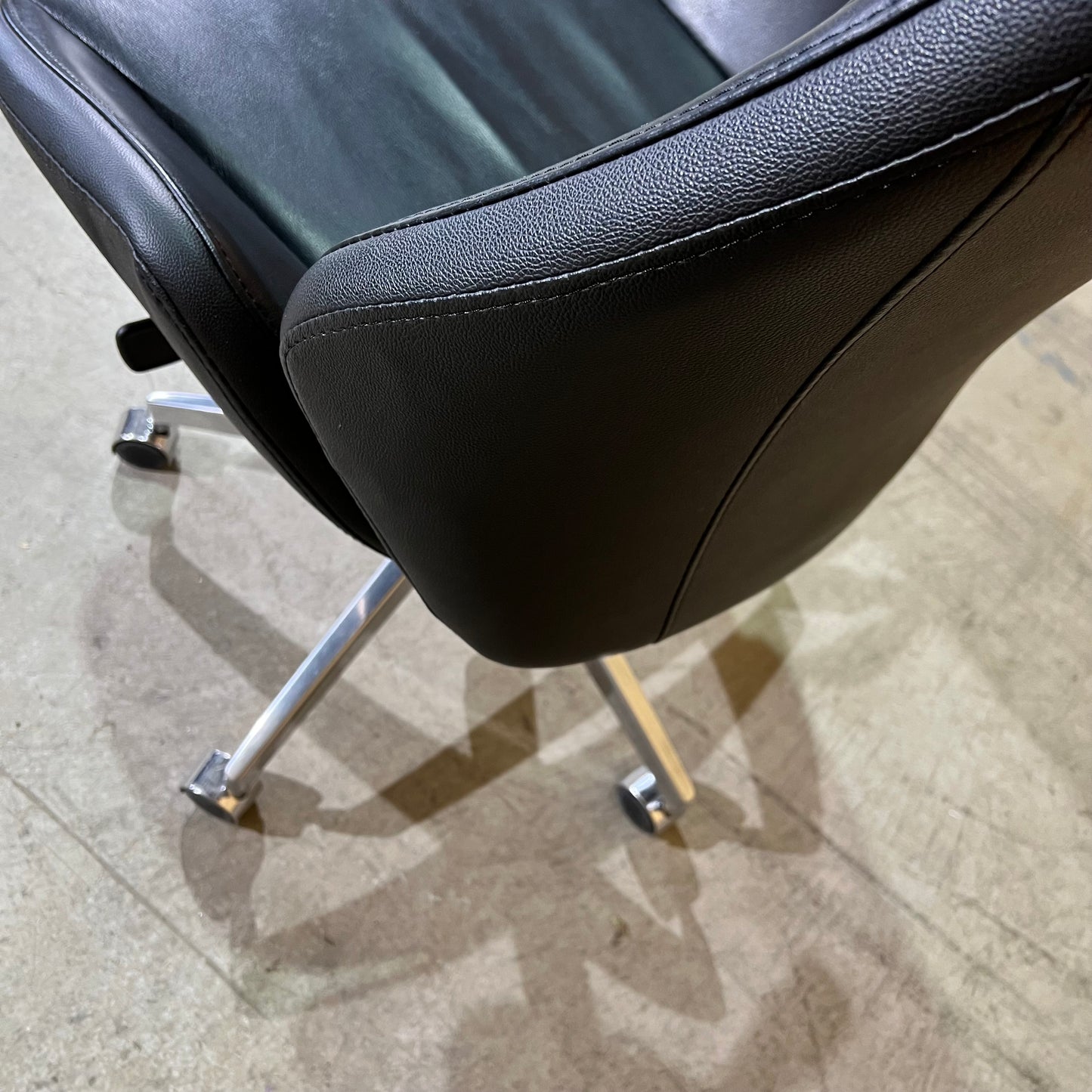 Tall Black Leather executive chair - no arms