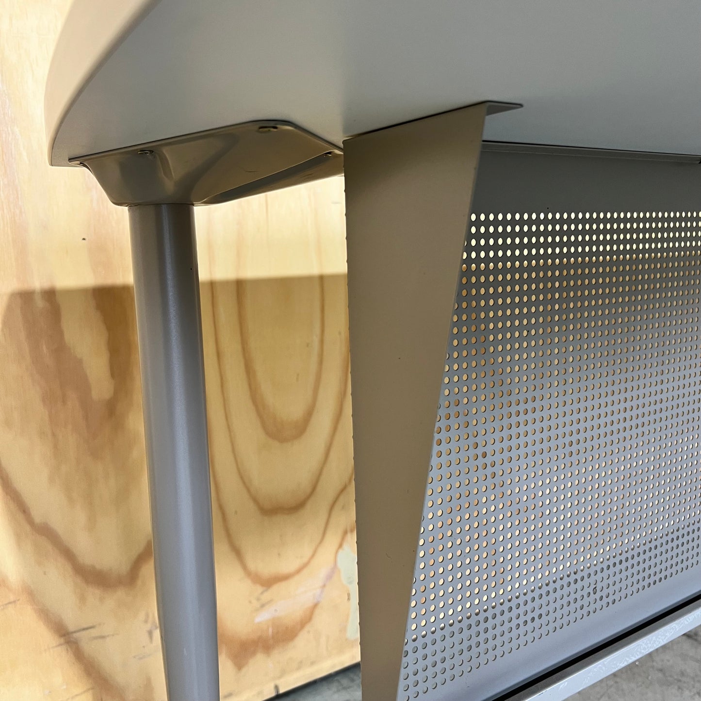 Whie Curved Desk on Castor Wheels