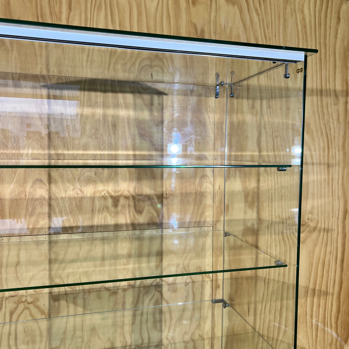Glass cabinet