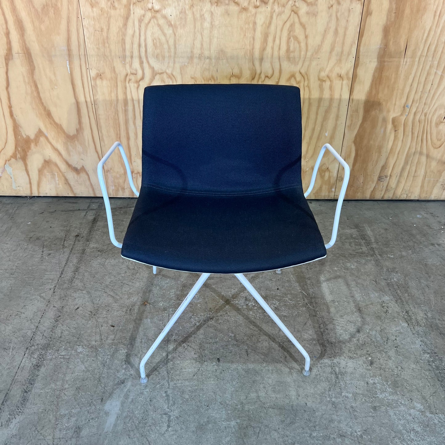 Arper Catifa 53 Meeting/Swivel chair - Blue