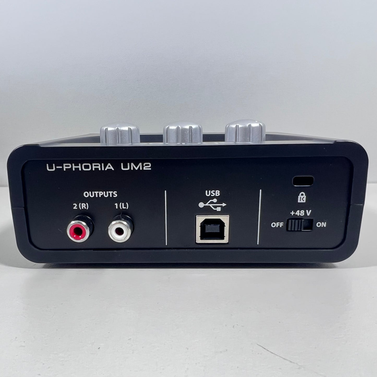 Behringer U-Phoria UM2 USB Audio Interface