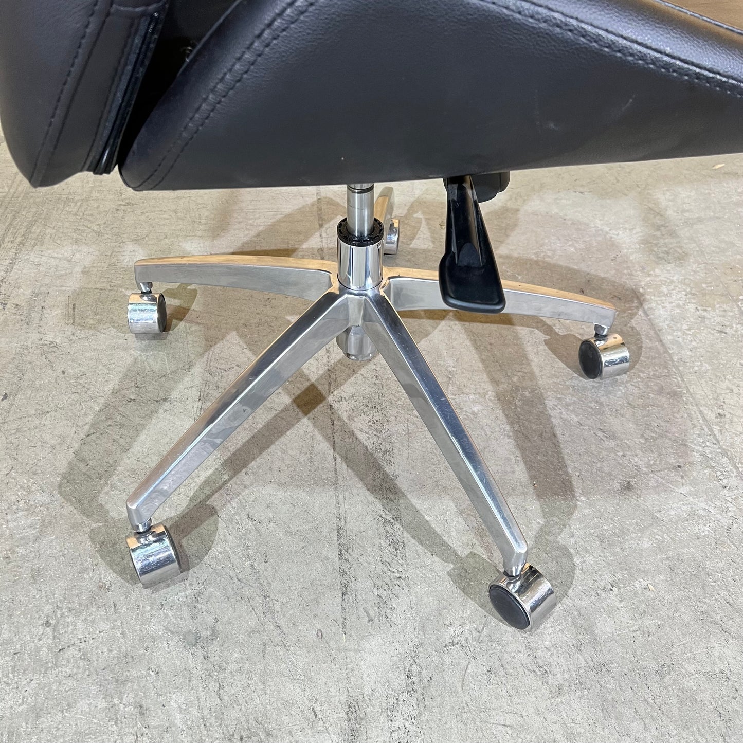Tall Black Leather executive chair - no arms