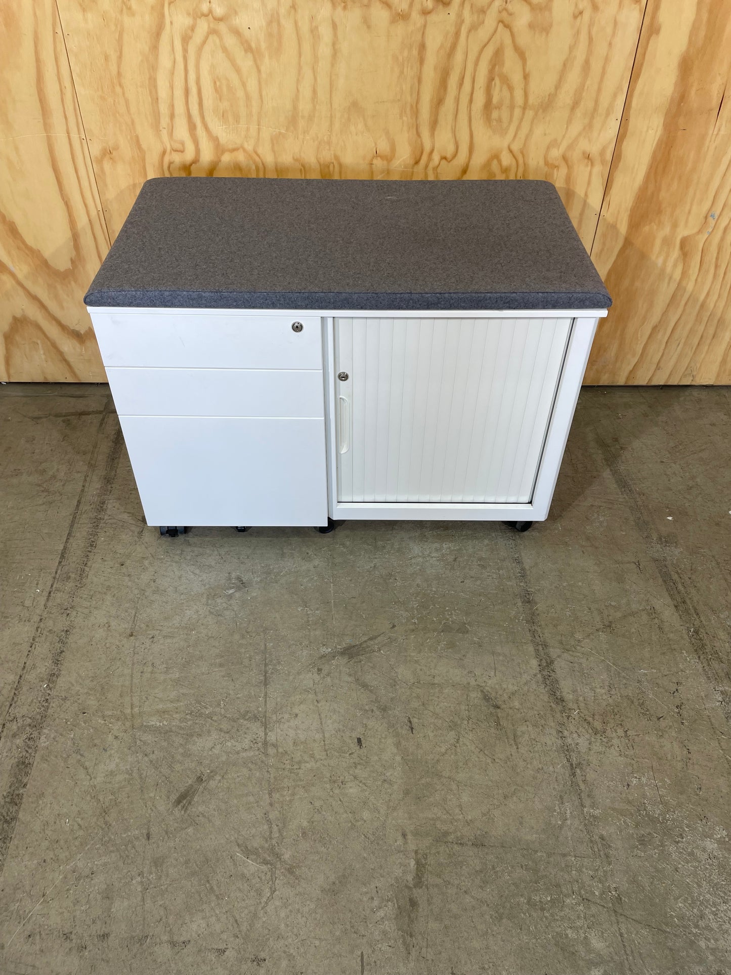 Schiavello Cache Tambour Caddy with Grey Cushioned Top - 1st drawer lock