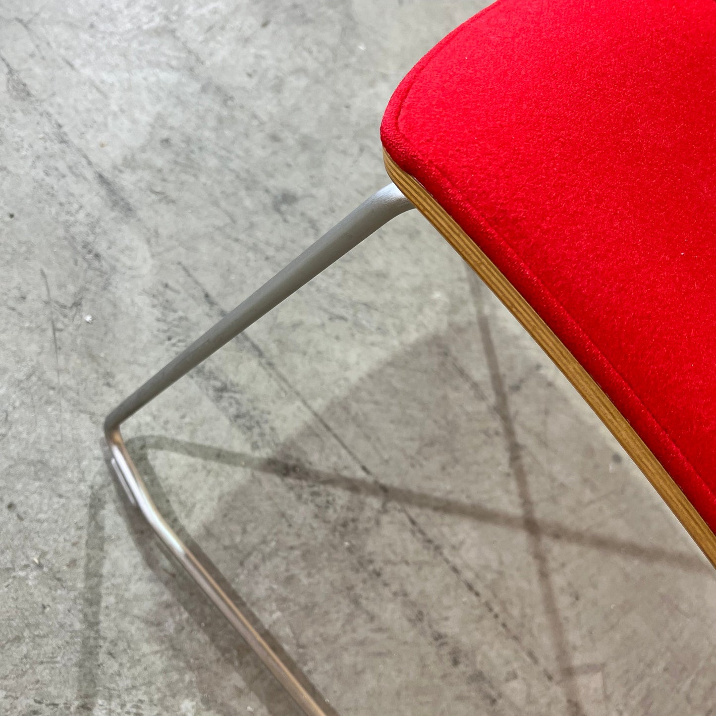 Schaumburg Alvisse Chair in Red