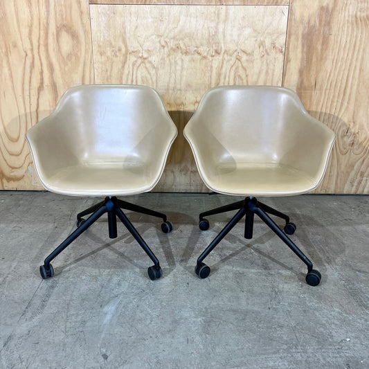 BULK BUY: Vinyl Tub Chair by Donati with Black Legs (B Grade)