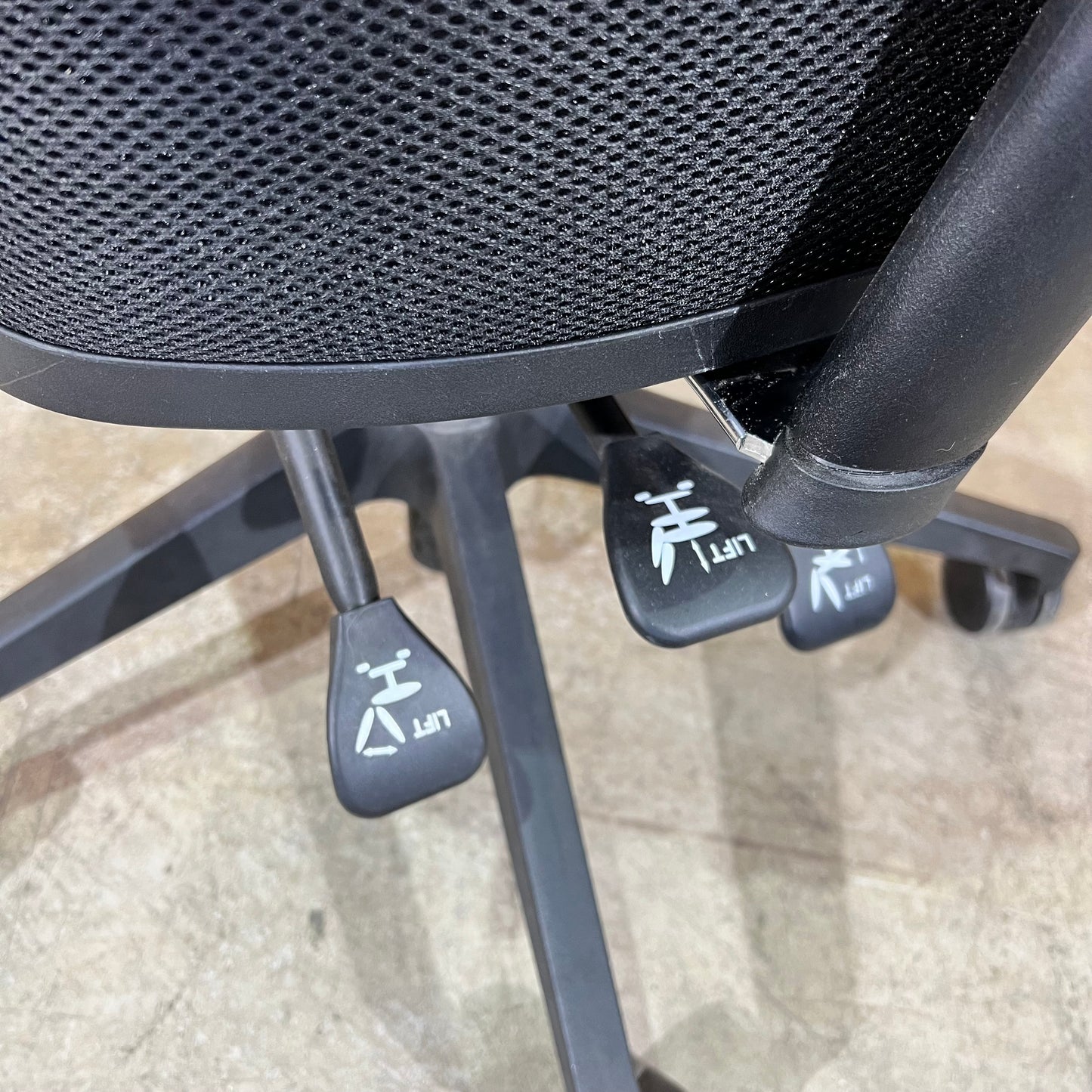Premium Mesh Task Chair
