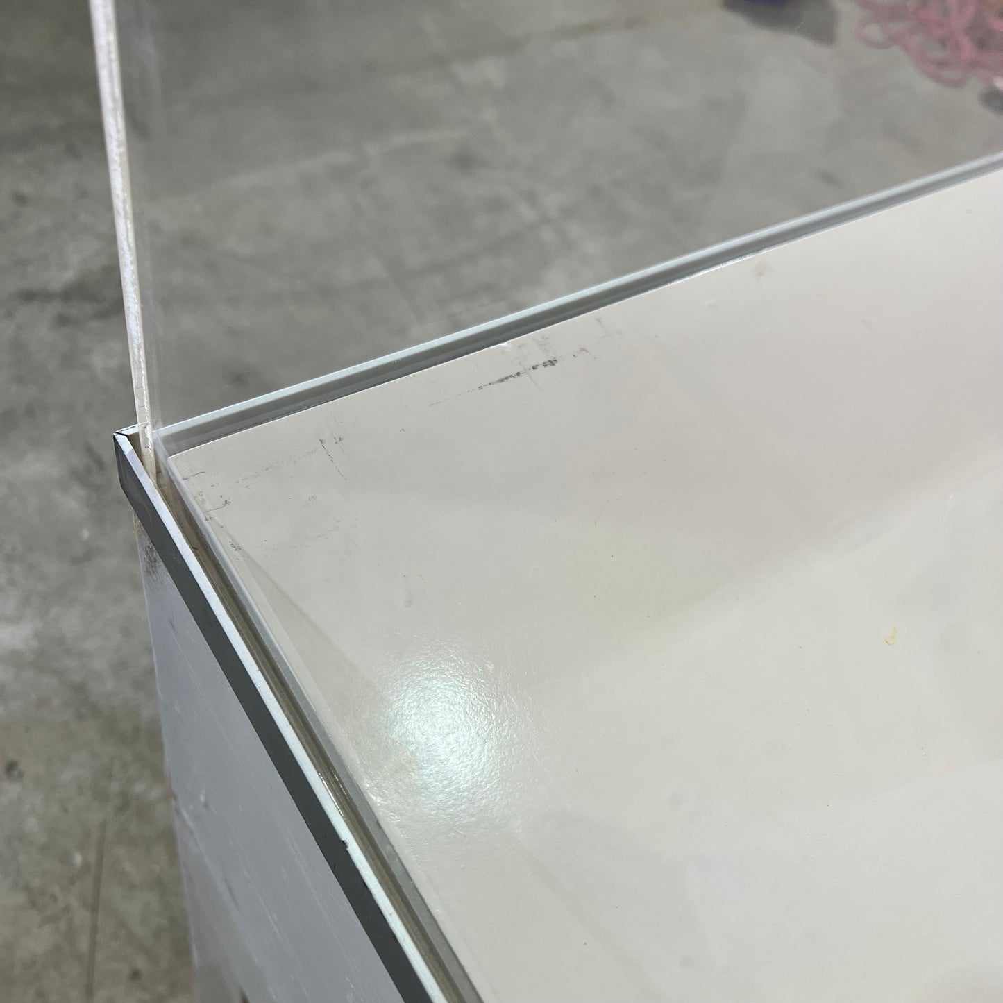 White Display Cabinet with Perspex Case and Two Shelf Options